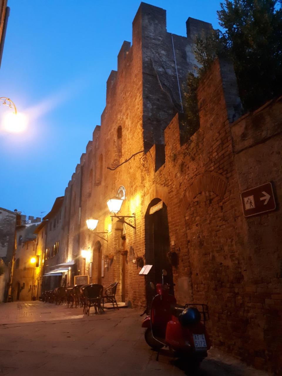 Hotel Il Castello チェルタルド エクステリア 写真