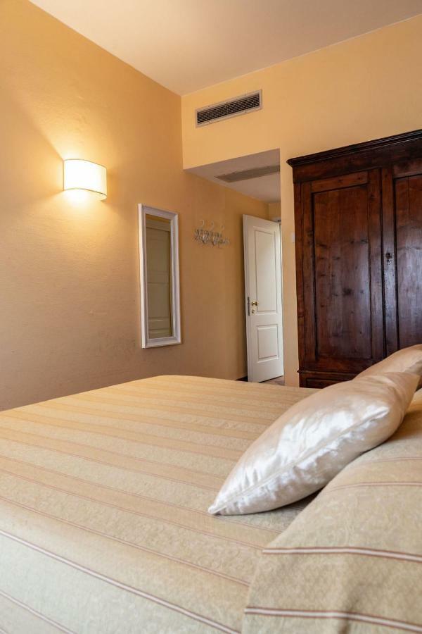 Hotel Il Castello チェルタルド エクステリア 写真