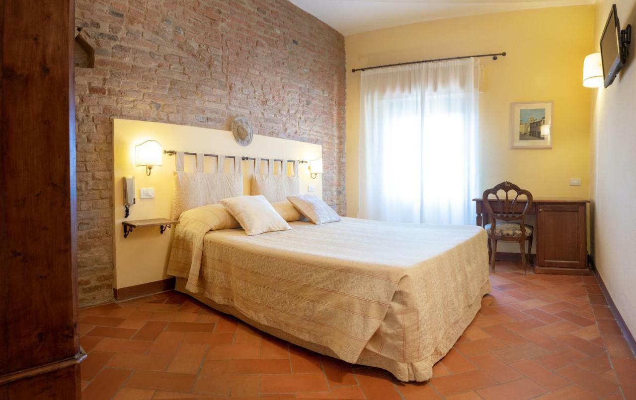 Hotel Il Castello チェルタルド エクステリア 写真