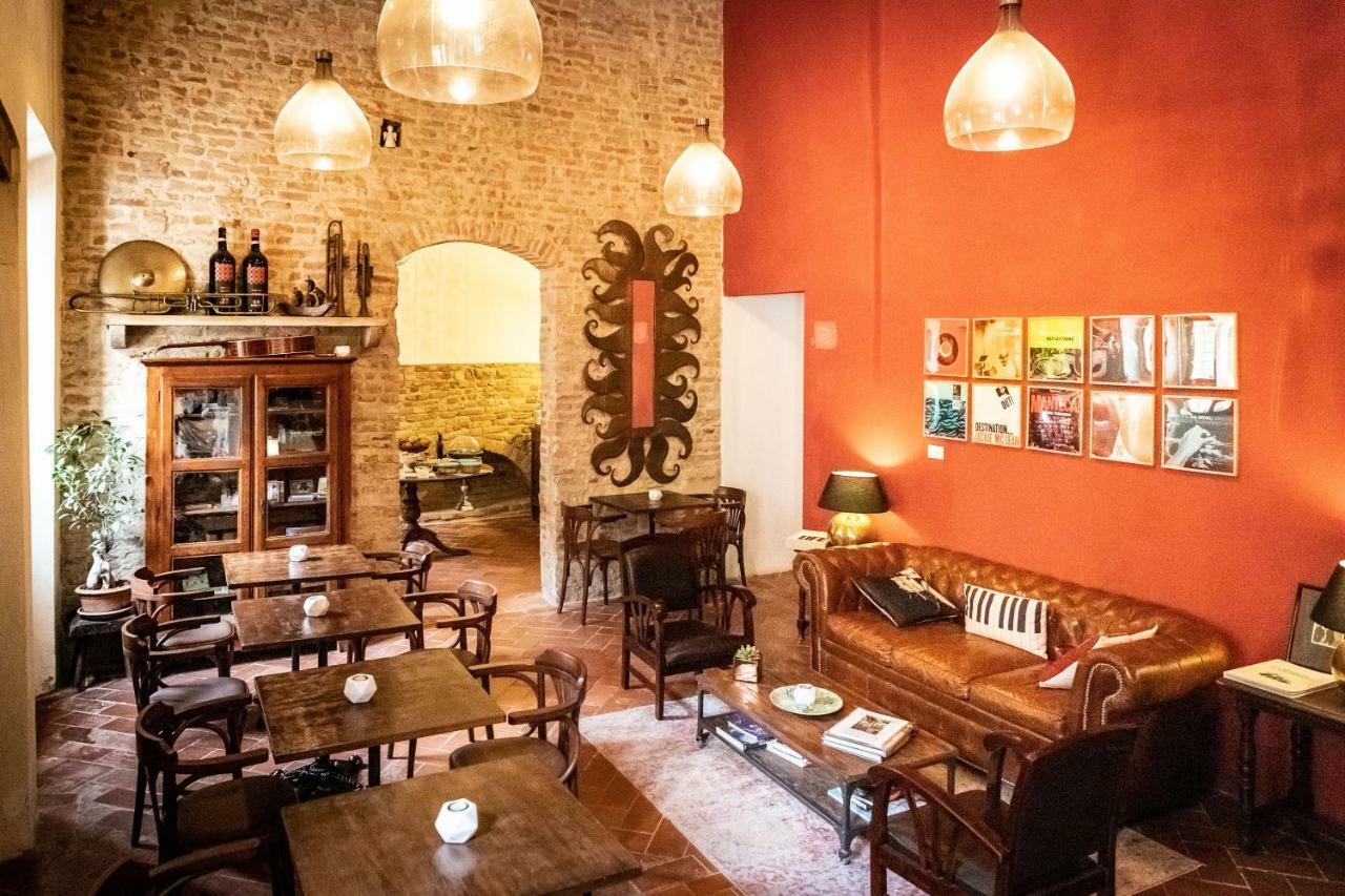 Hotel Il Castello チェルタルド エクステリア 写真